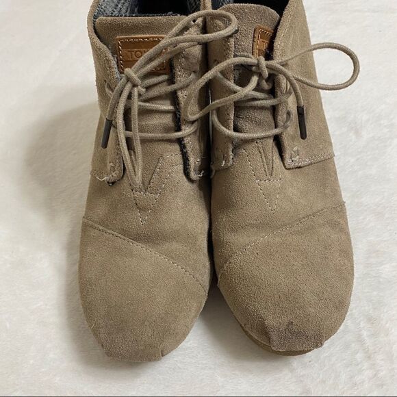 Toms Tan Lace Up Chukka Ankle Wedge Boots Booties 9 Women - Picture 3 of 8